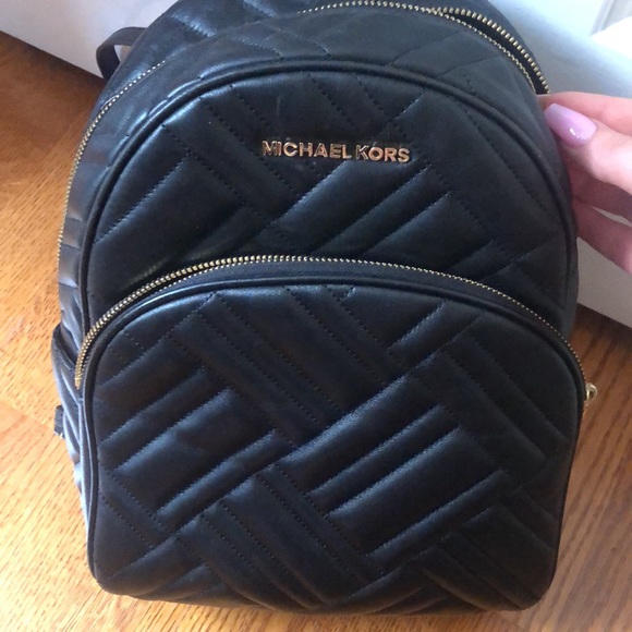 Michael kors black leather back pack - Picture 6 of 8